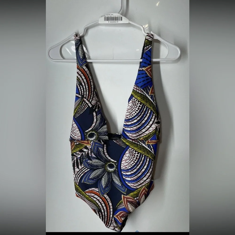 NWT Zara One Pice Blue Pink Floral Swimsuit with Plunge Neck! Small!